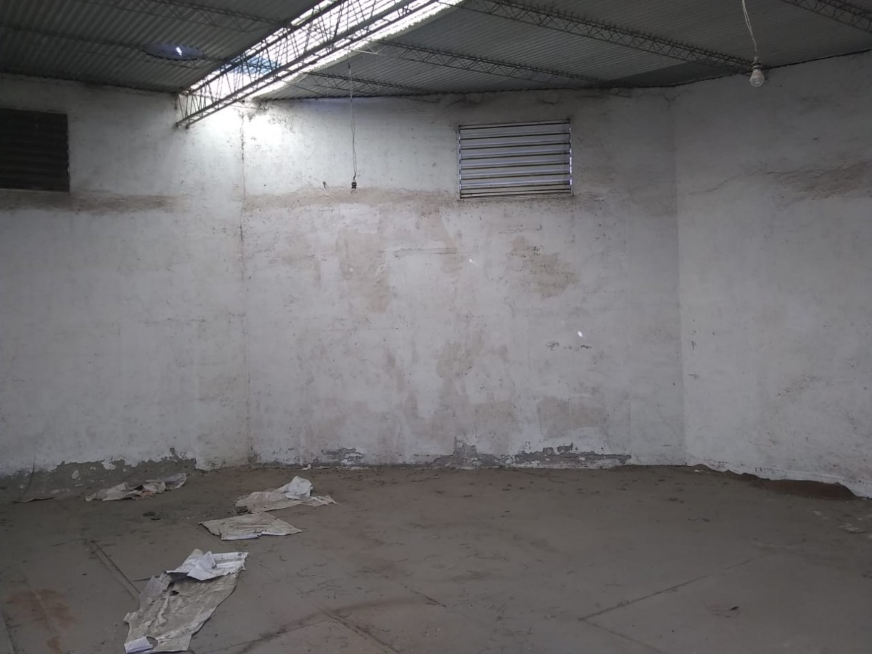 Vendo galpon esquina zona Av. Sabattini 600m2