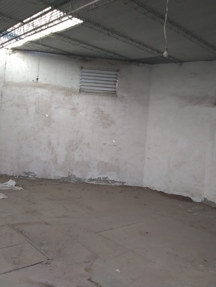 Vendo galpon esquina zona Av. Sabattini 600m2
