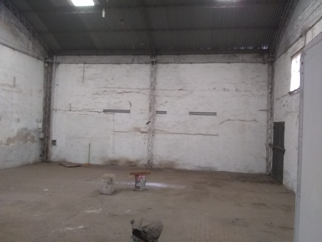 Vendo galpon esquina zona Av. Sabattini 600m2