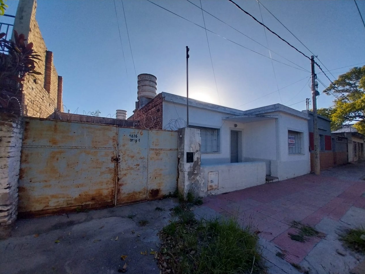 RESERVADA A RECICLAR Talleres Oeste casa 2dor gran terreno