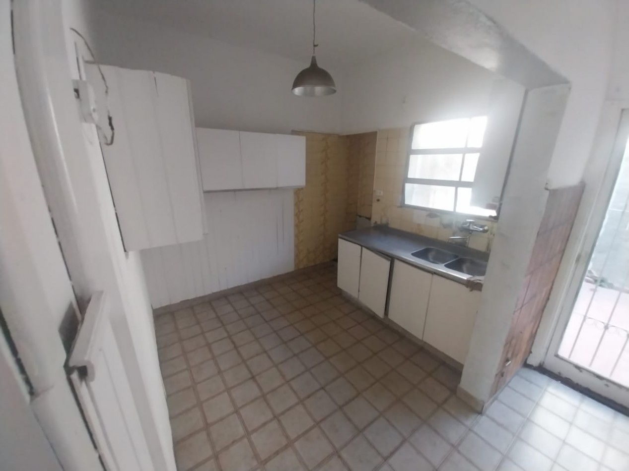 Guemes casa venta a metros Julio Roca