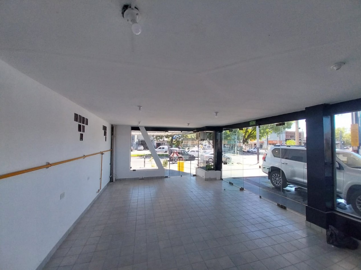 Local Alquiler sobre Av. Fuerza Aerea  