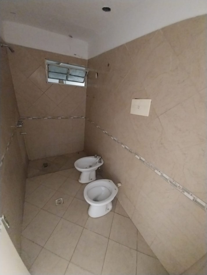 Villa Aspacia casa venta 3 dor a metros Aviador Pettirossi zona Villa Adela Estacion Flores