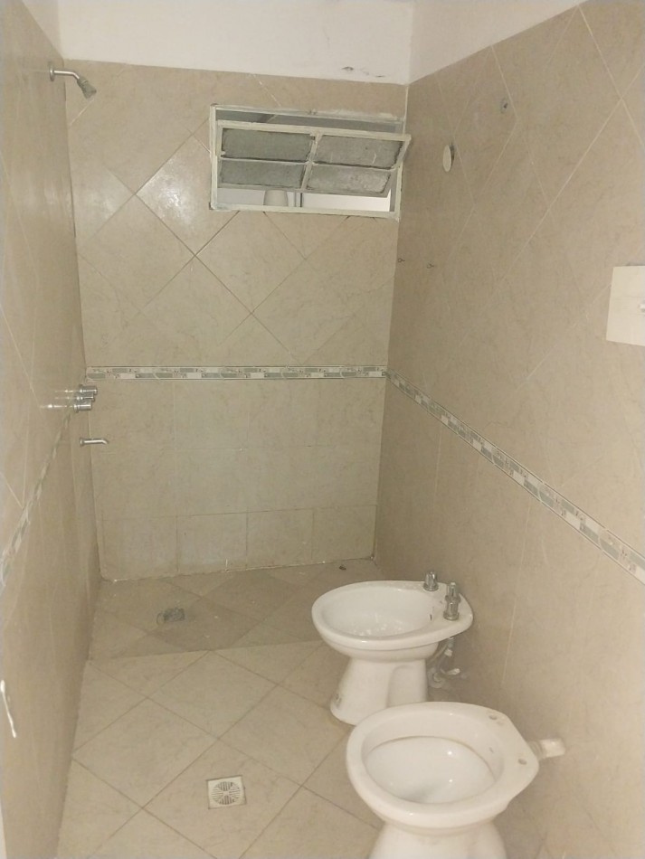 Villa Aspacia casa venta 3 dor a metros Aviador Pettirossi zona Villa Adela Estacion Flores