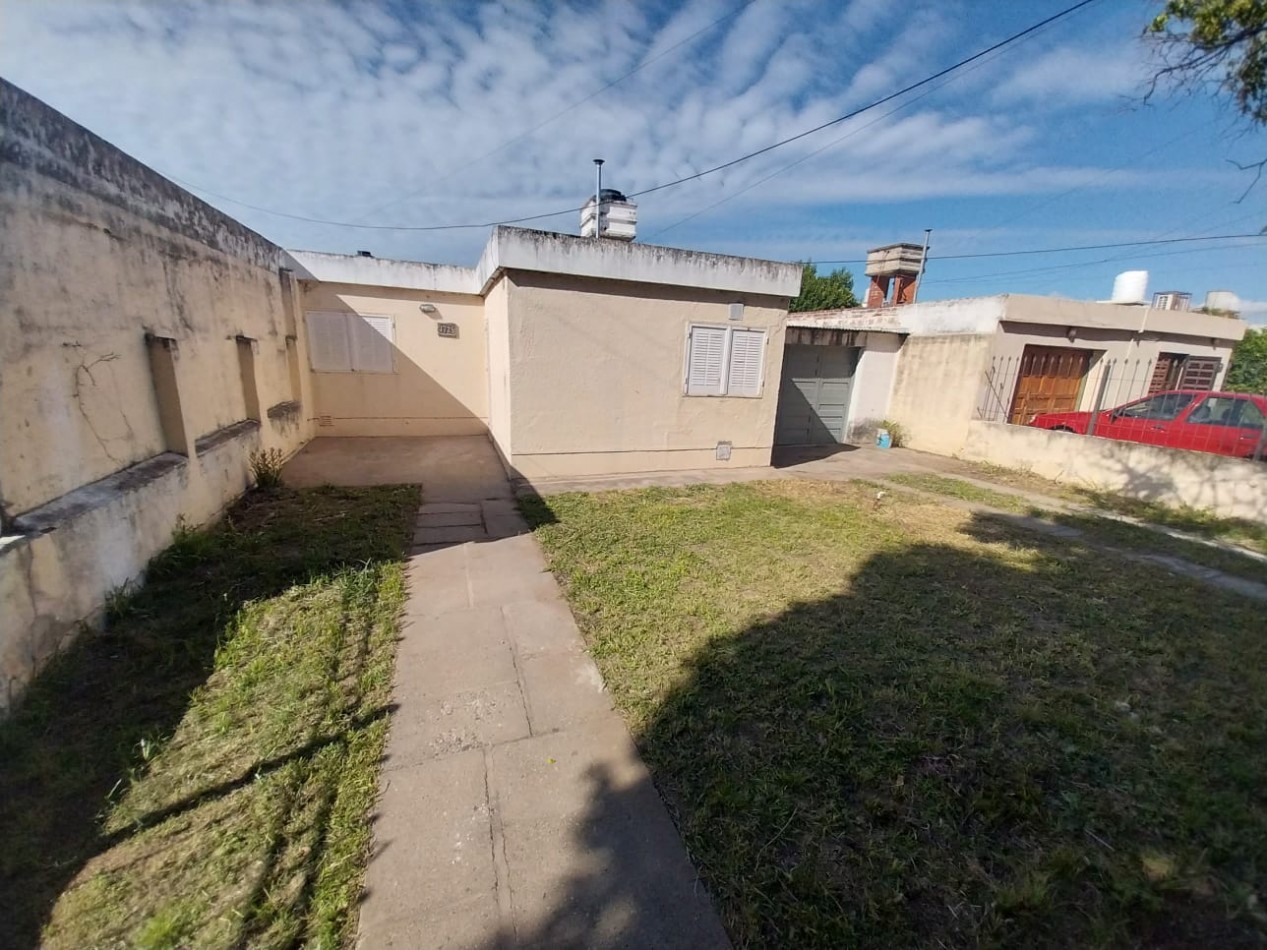 Villa Aspacia casa venta 3 dor a metros Aviador Pettirossi zona Villa Adela Estacion Flores
