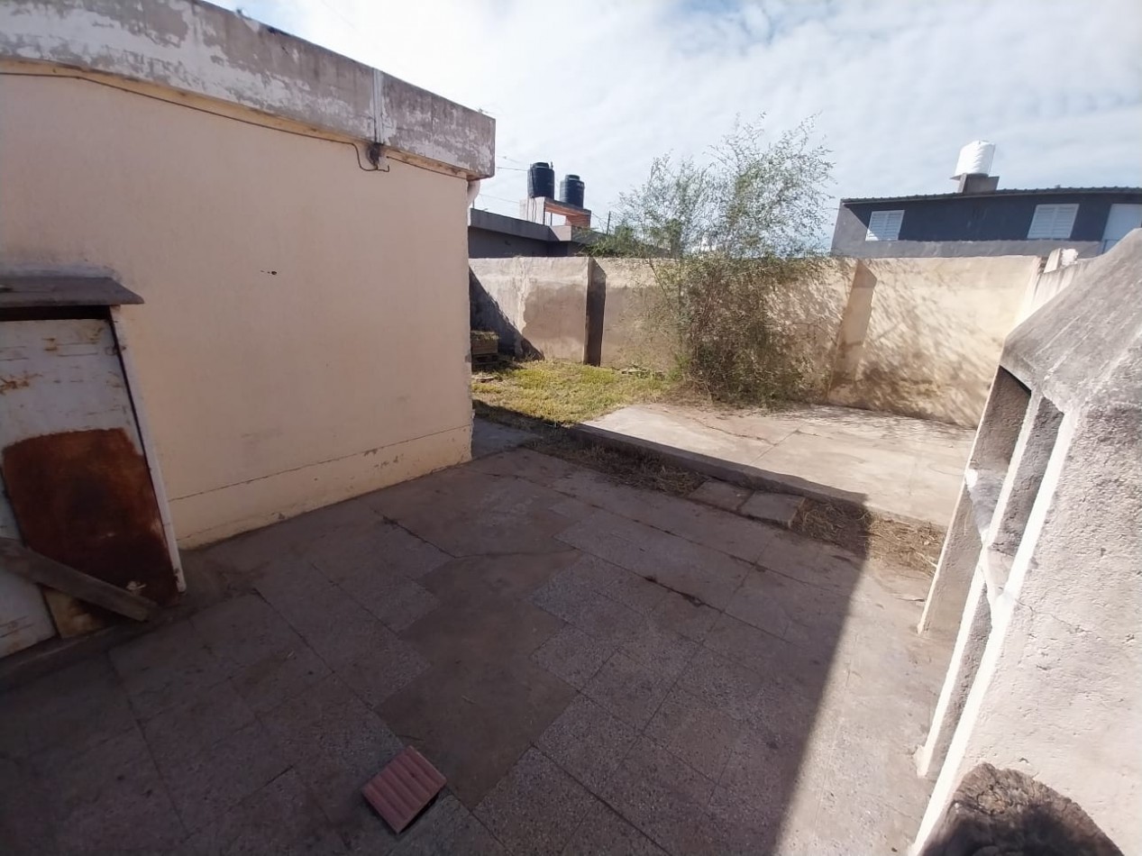 Villa Aspacia casa venta 3 dor a metros Aviador Pettirossi zona Villa Adela Estacion Flores