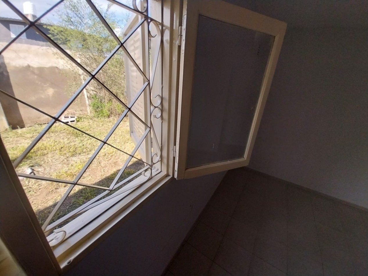 Villa Aspacia casa venta 3 dor a metros Aviador Pettirossi zona Villa Adela Estacion Flores