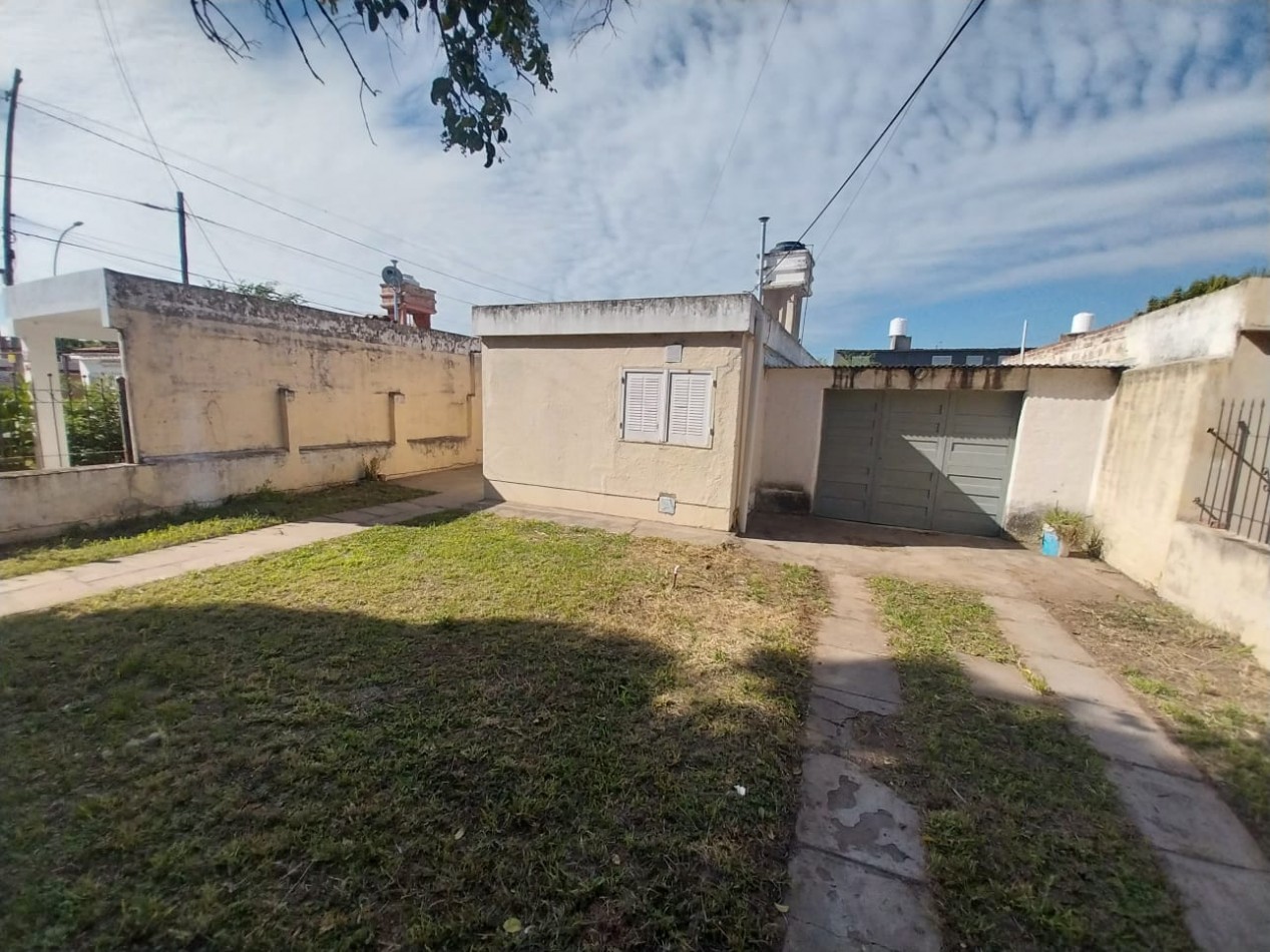 Villa Aspacia casa venta 3 dor a metros Aviador Pettirossi zona Villa Adela Estacion Flores