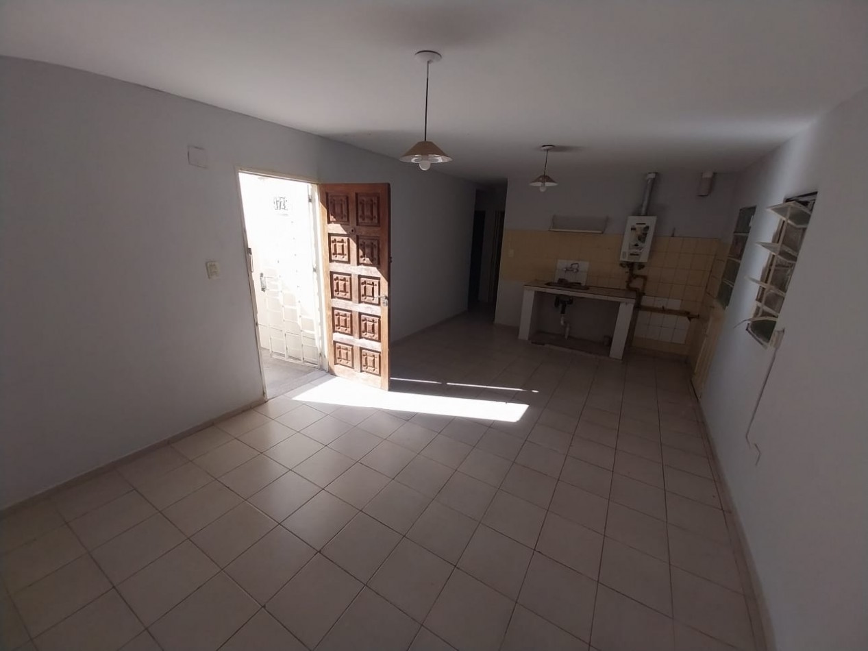 Villa Aspacia casa venta 3 dor a metros Aviador Pettirossi zona Villa Adela Estacion Flores