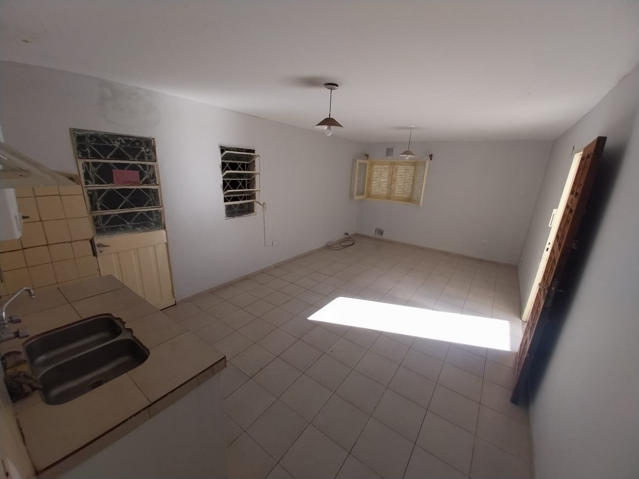 Villa Aspacia casa venta 3 dor a metros Aviador Pettirossi zona Villa Adela Estacion Flores