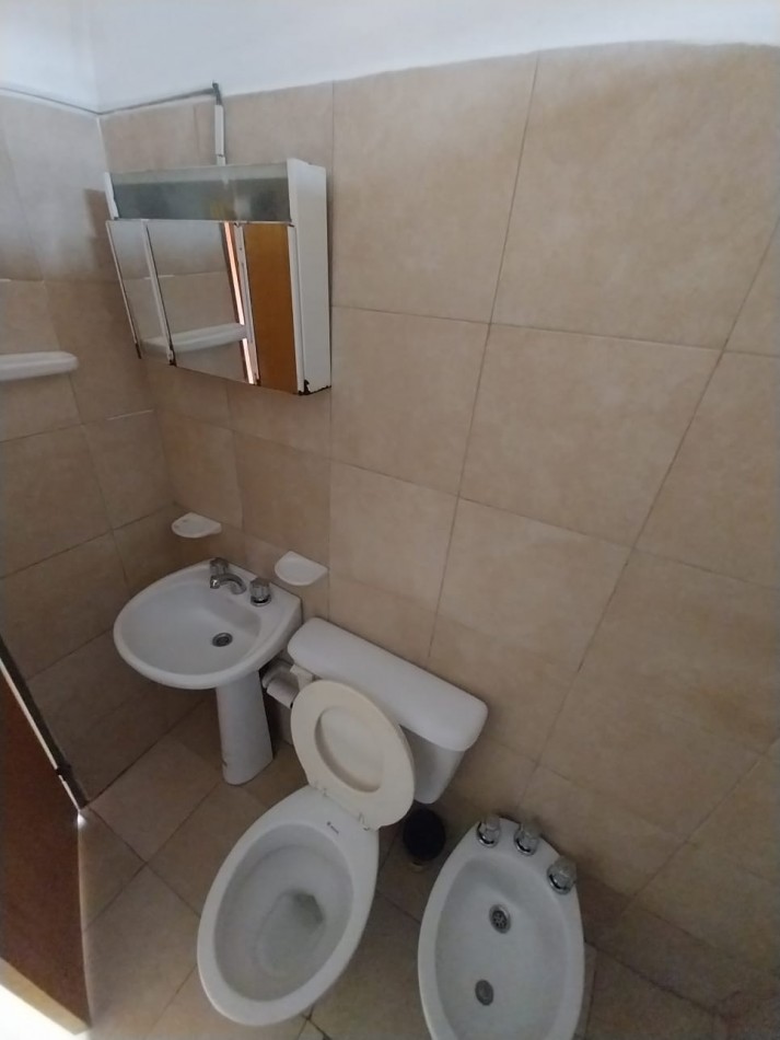 Alquiler Los Naranjos depto 1 dor planta alta