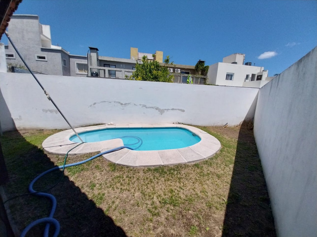 Jardines del Olmo casa venta 3 dor zona Manantiales 