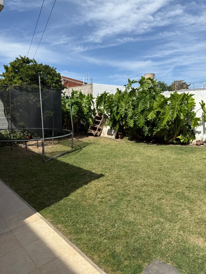 Centro America casa venta incluye depto en Planta Alta