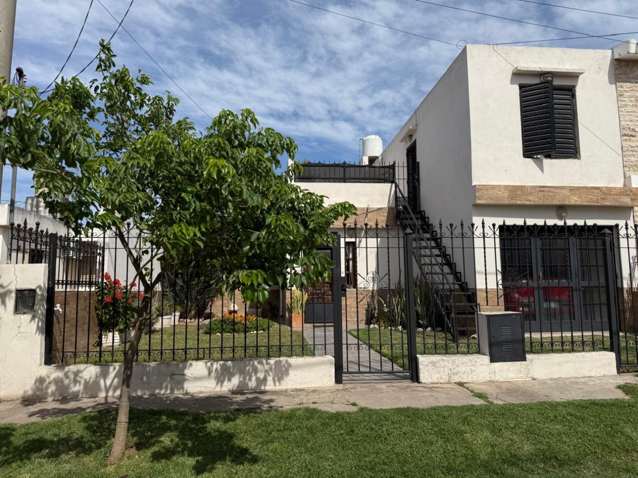 Centro America casa venta incluye depto en Planta Alta