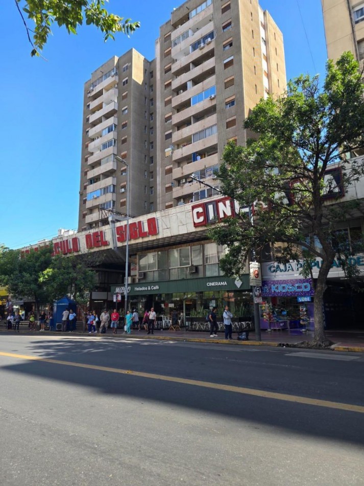 Galeria CINERAMA Local Oficina en Alquiler barrio Centro