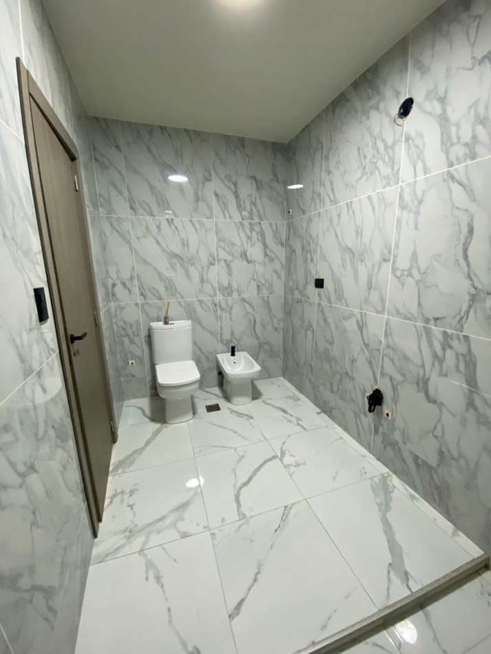 Alquiler Barrio Villa Adela 2 dormitorios impecable