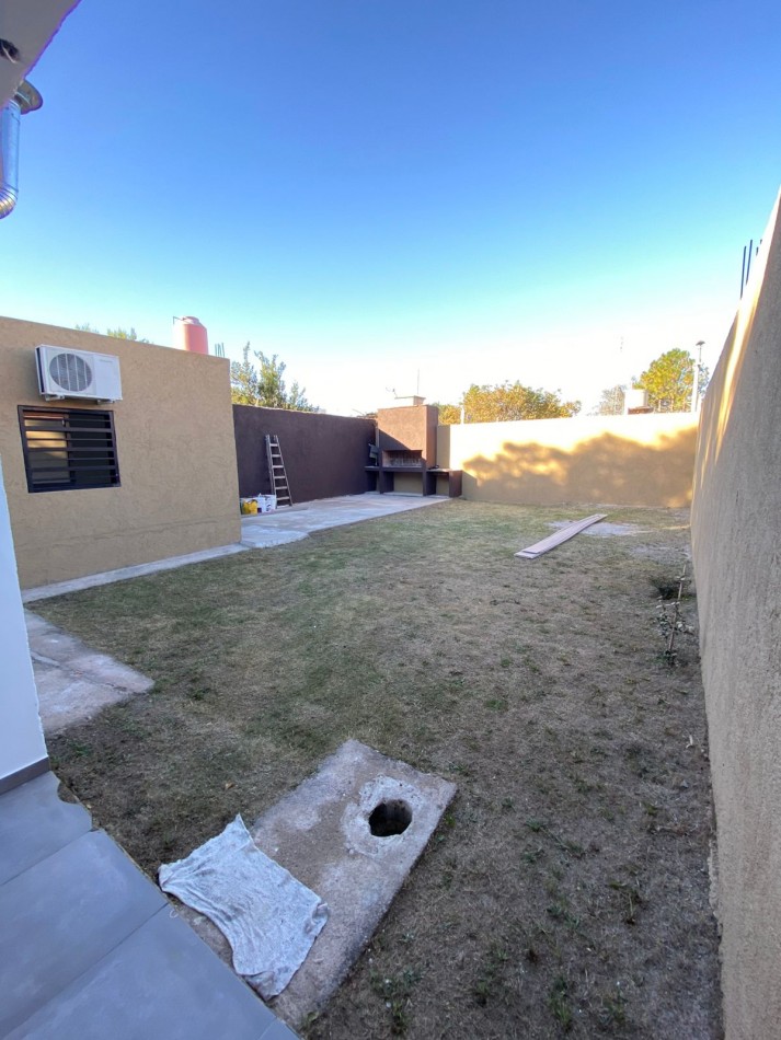 Alquiler Barrio Villa Adela 2 dormitorios impecable