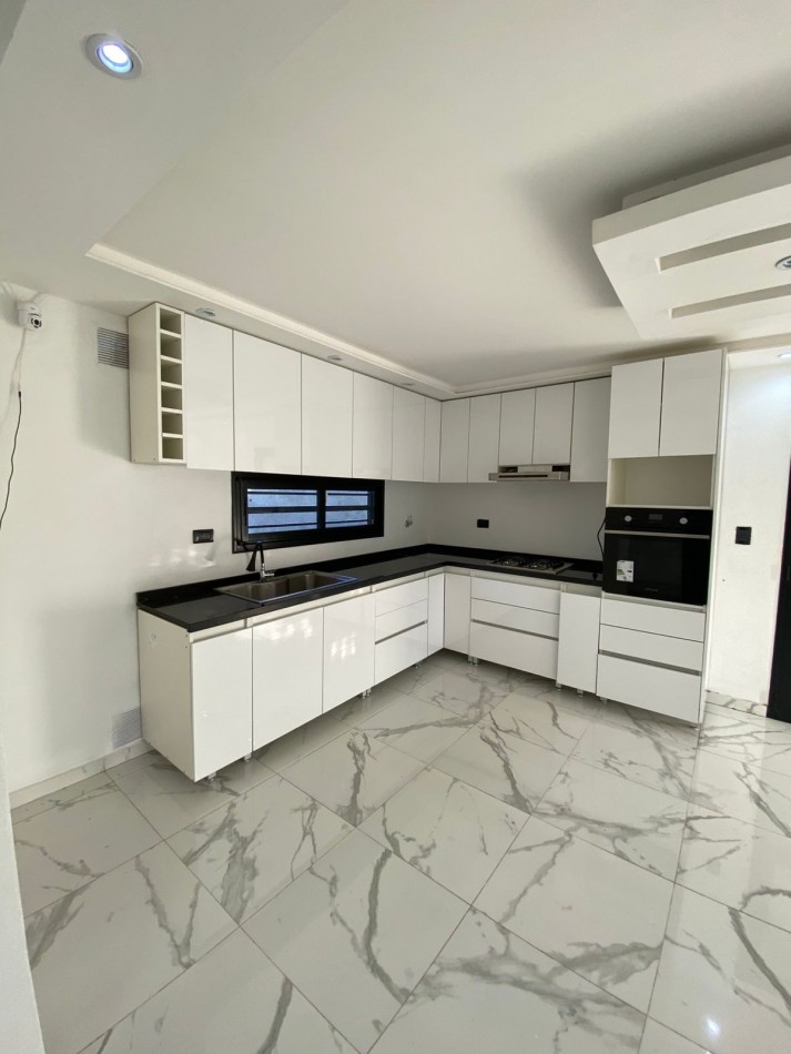 Alquiler Barrio Villa Adela 2 dormitorios impecable