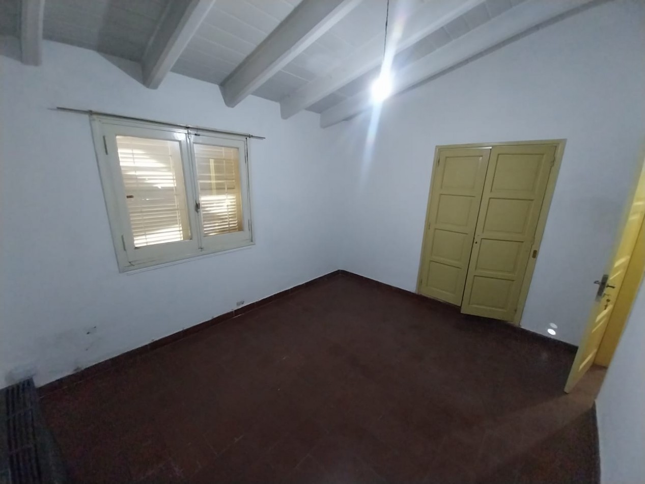 Barrio Matienzo casa en venta esquina 2 dor gran terreno