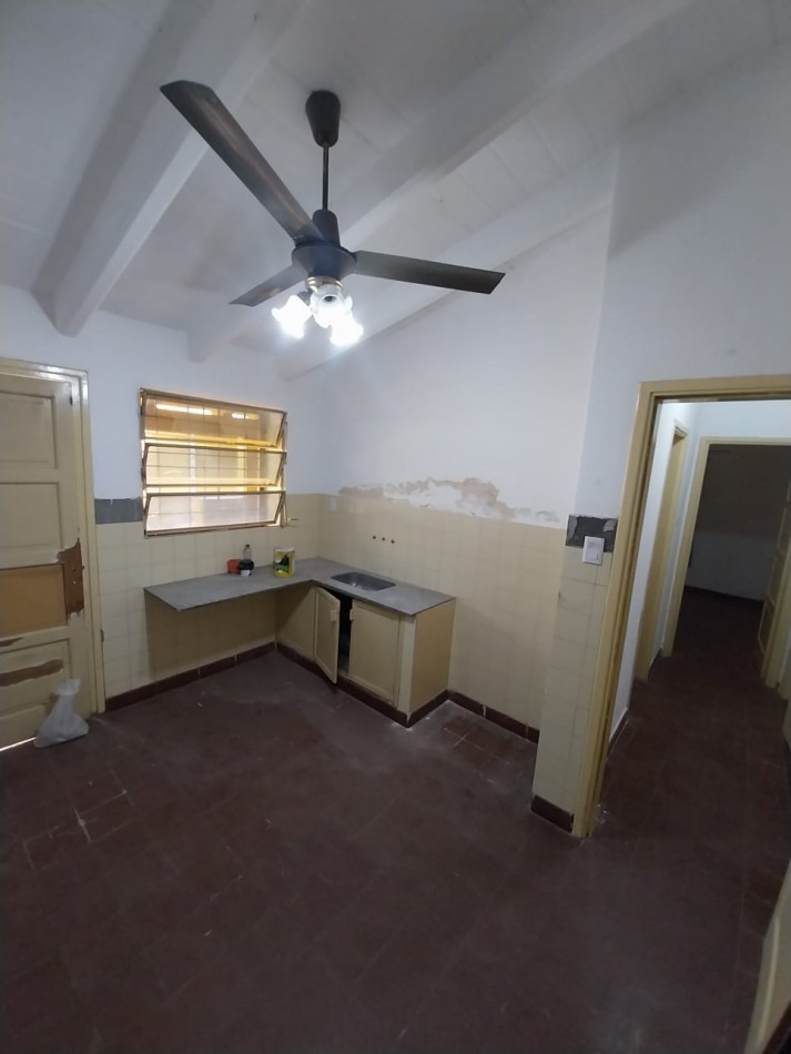 Barrio Matienzo casa en venta esquina 2 dor gran terreno