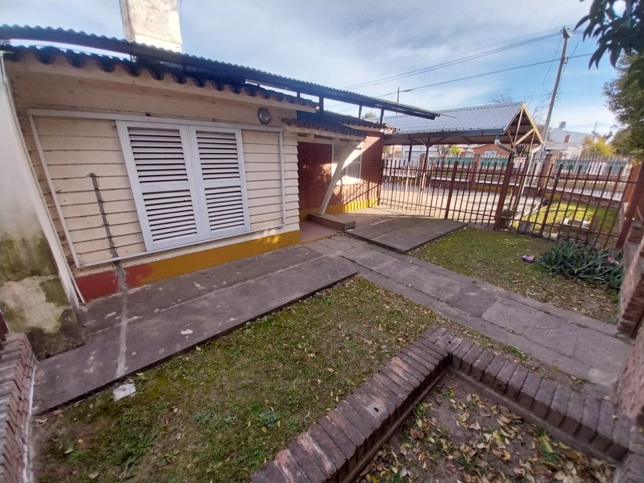 Barrio Matienzo casa en venta esquina 2 dor gran terreno