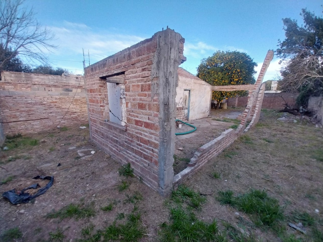 Villa Adela terreno en venta 260m2