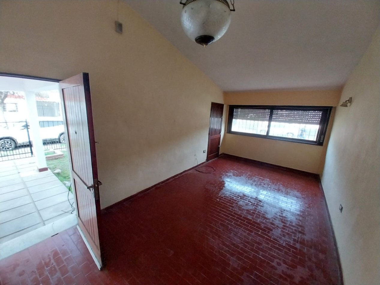 Rosedal casa en venta esquina 3 dor 2 baños la mejor zona