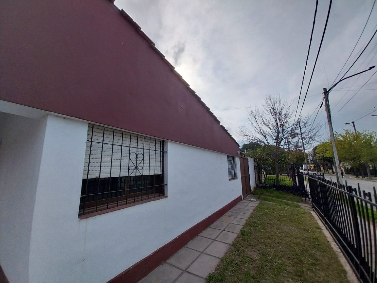 Rosedal casa en venta esquina 3 dor 2 baños la mejor zona