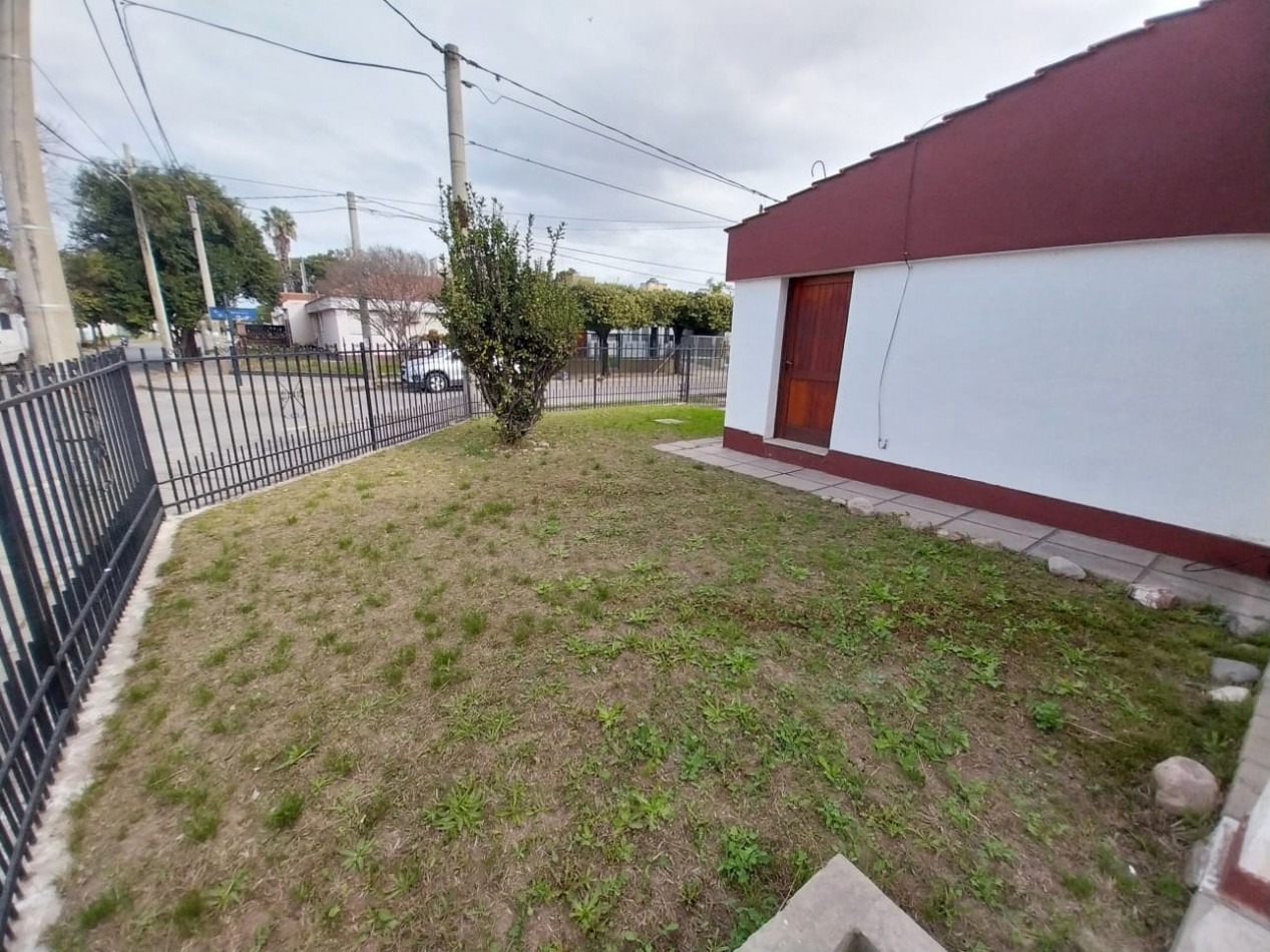 Rosedal casa en venta esquina 3 dor 2 baños la mejor zona