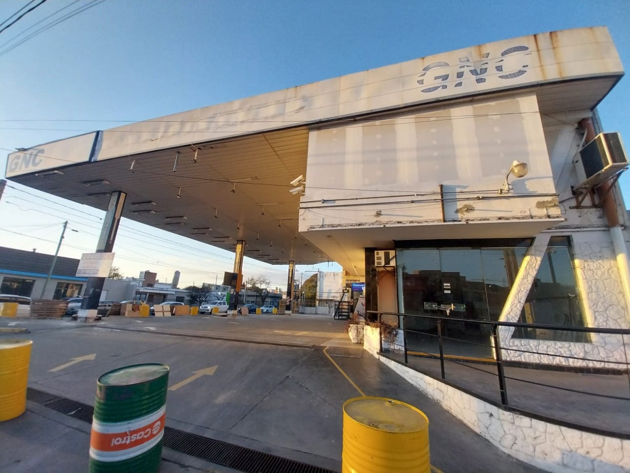 Vendo Terreno Av. Fuerza Aerea y Padre Lozano ideal Concesionarias Fast Food Locales