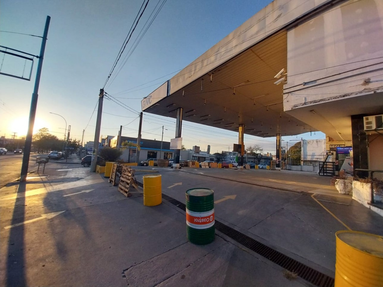 Vendo Terreno Av. Fuerza Aerea y Padre Lozano ideal Concesionarias Fast Food Locales