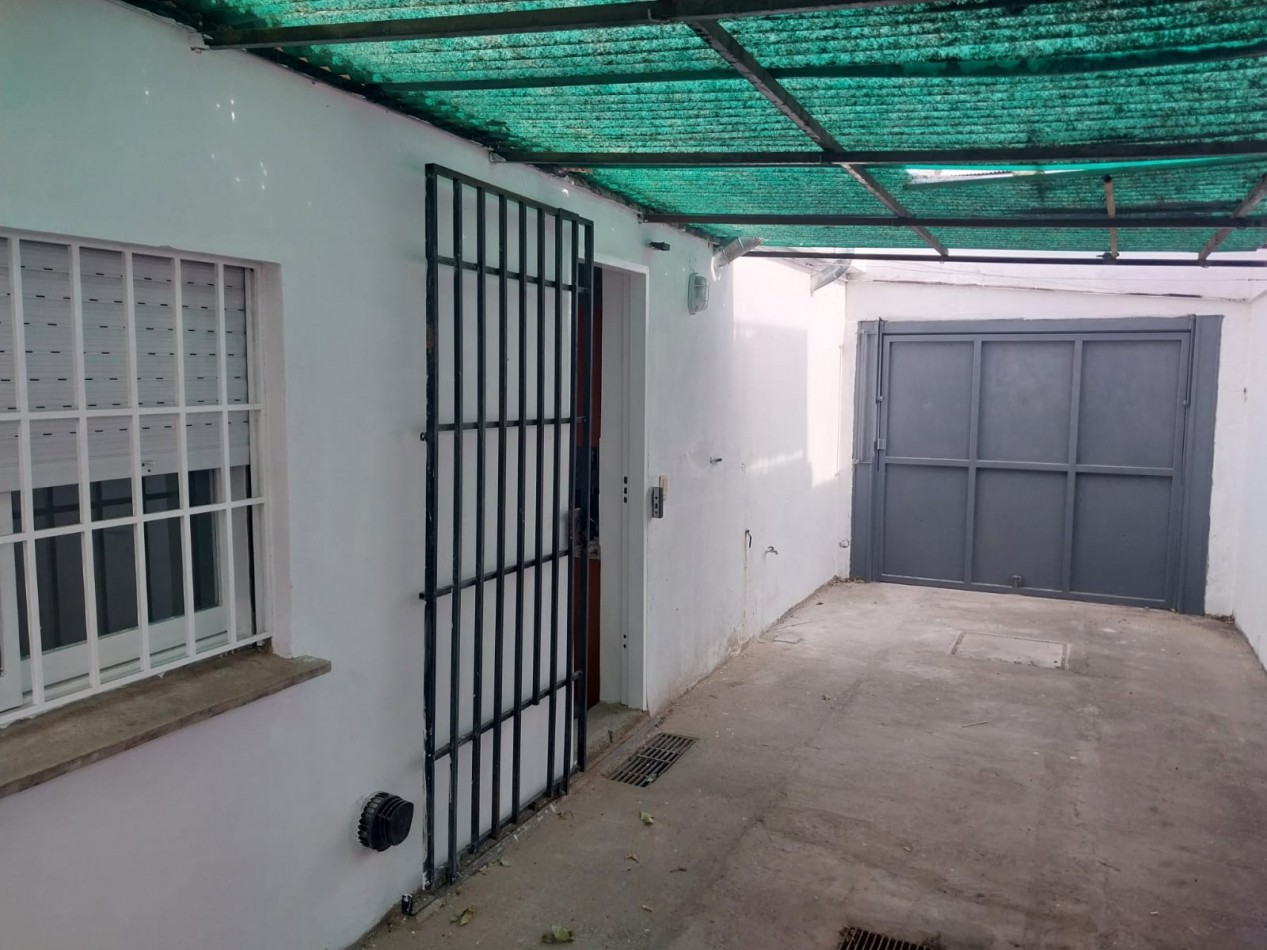 Alquiler casa barrio El Trebol 2 dor sobre Brown zona Los Naranjos