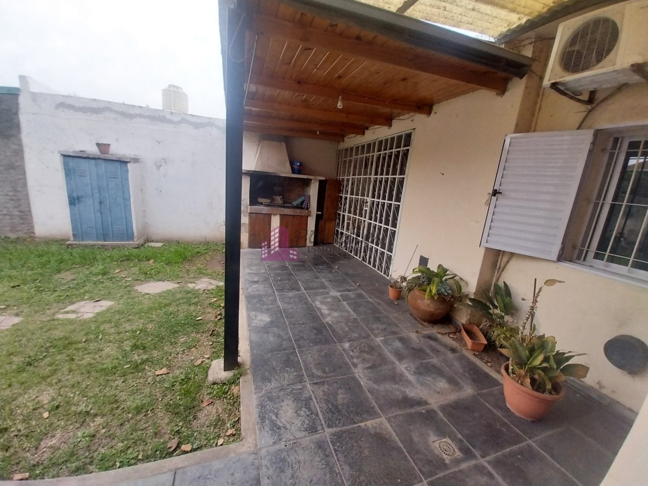 Los Naranjos casa en VENTA a refaccionar 4 dormitorios 