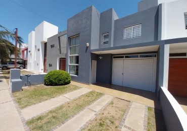 Jardines del Olmo casa venta 3 dor zona Manantiales 